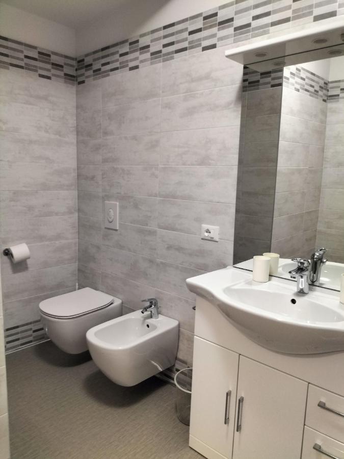 Attico Open Space - Piscina A 400 Mt Дезенцано-дель-Гарда Екстер'єр фото
